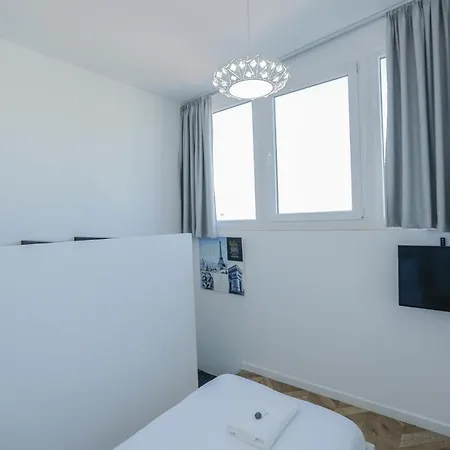 Miku Apartments-luxury View At Wilson Square Apartment