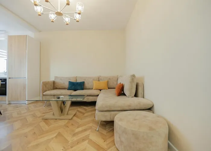 Апартаменты Miku Apartments-luxury View At Wilson Square *