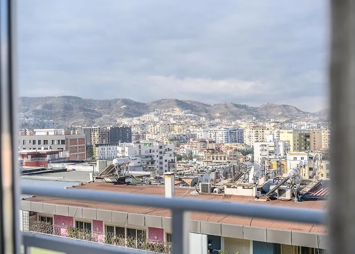 Апартаменты Miku Apartments-luxury View At Wilson Square