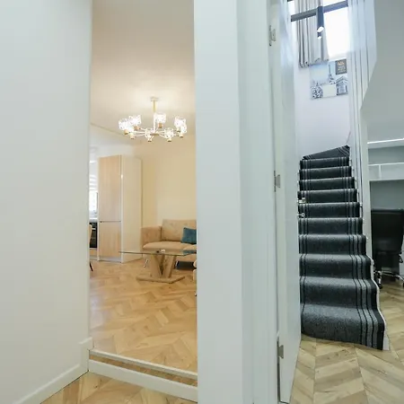 Miku Apartments-luxury View At Wilson Square ティラナ