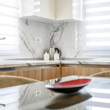 Miku Apartments-luxury View At Wilson Square ティラナ