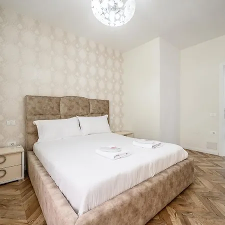 Miku Apartments-luxury View At Wilson Square * Tirana