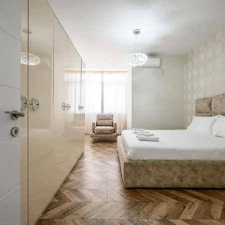 Miku Apartments-luxury View At Wilson Square ティラナ