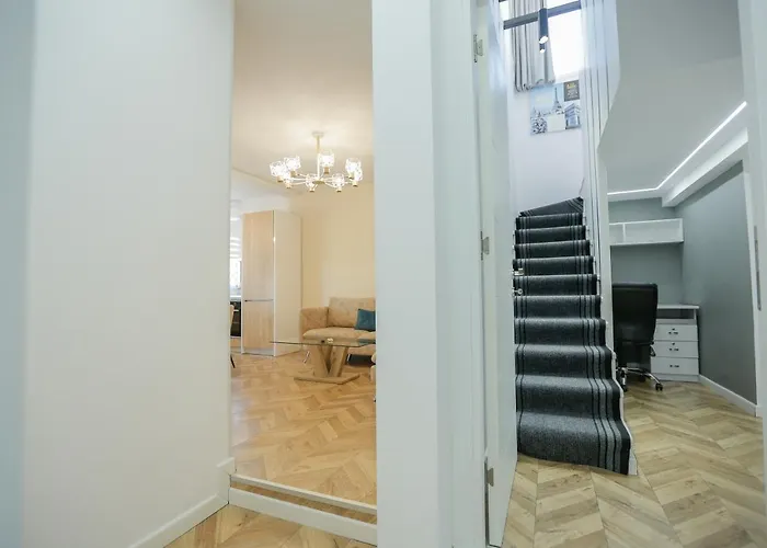 Miku Apartments-luxury View At Wilson Square Τίρανα